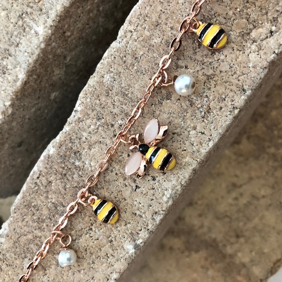Cute Mini Honey Bee Bracelet - Picture 3 of 7